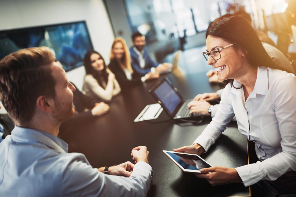 Team-Runde zur Geschäftsstrategie in einer Regionalbank